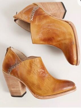 Freebird by Steven Steel leather booties. Brown/tan, zip up, heel. Women’s 9.